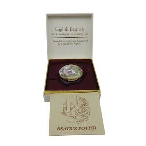 Crummles Beatrix Potter HUNCA MUNCA Enamel Trinket Pill Box in Display Case Vint